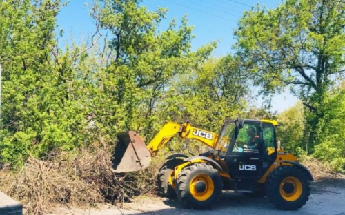 Ежегодно со стихийных свалок в Мариуполе убирают около 1,5 тысячи кубометров мусора