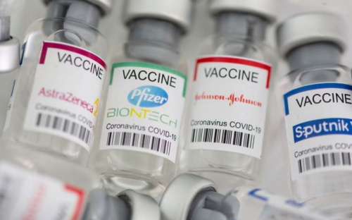 В Украине будут вводить третью дозу COVID-вакцины: кто ее получит?