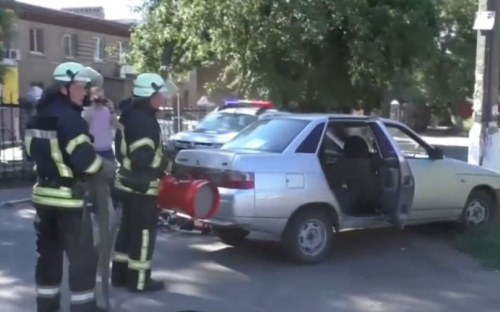 «Врезался в столб и загорелся»: патрульные и спасатели в Мариуполе провели учения (ВИДЕО)