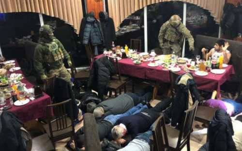 День рождения в Мариуполе закончился задержанием криминального авторитета (ФОТО)