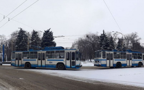 Мариуполь в снегах: как непогода отразилась на работе коммунального транспорта
