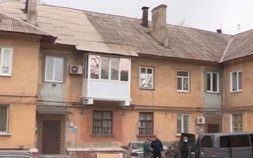 Инициативным мариупольцам помогли отремонтировать старый дом