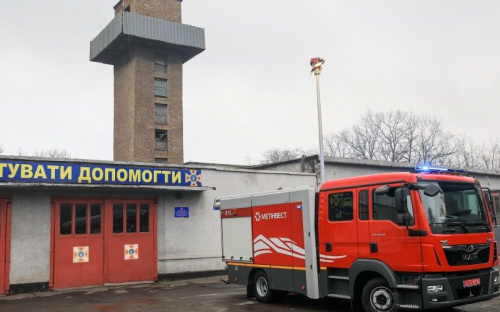 Пожарной службе ММК имени Ильича предали новый автомобиль (ФОТО)