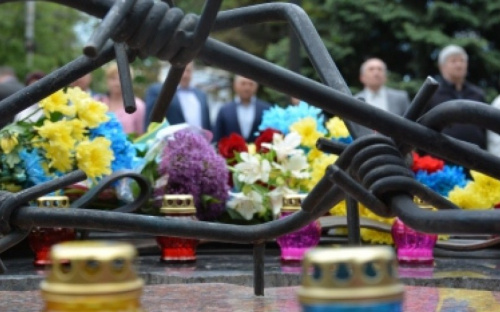 Мариупольцы почтили память горожан, которые стали жертвами политических репрессий