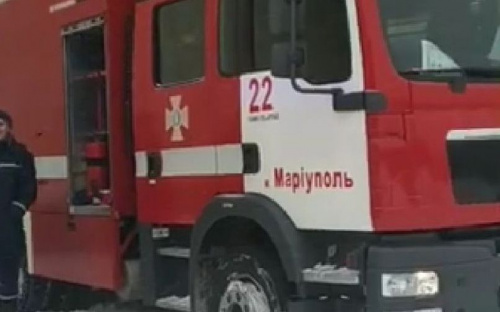 В Мариуполе все службы экстренного реагирования собрались у торгово-развлекательного центра