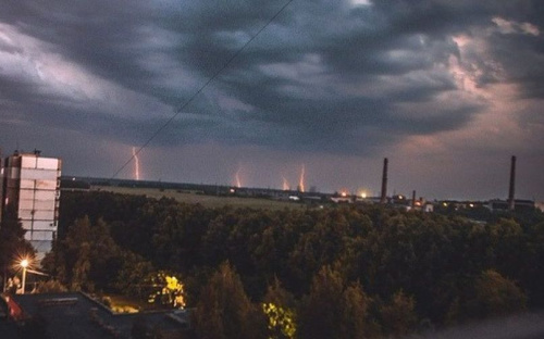 На Мариуполь надвигаются осенние грозы и дожди