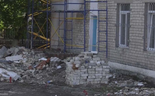 Создание опорных школ в Донецкой области: один подрядчик сбежал, другой – затопил столовую (ВИДЕО)