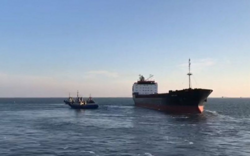 Судно с металлом из Мариуполя село на мель в Керченском проливе