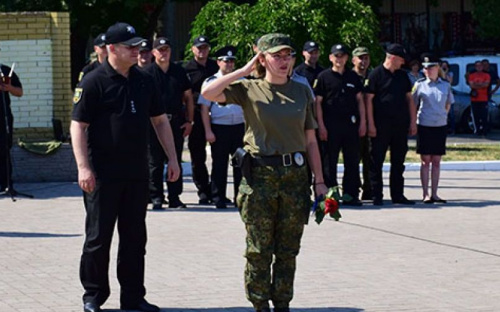 Восемь полицейских в Мариуполе получили звания от лейтенанта до майора (ФОТО)