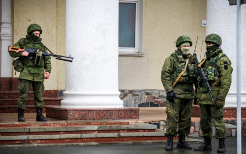 Перевірка на поліграфі та 35 питань від росіян: як українці виїжджають з окупованих територій