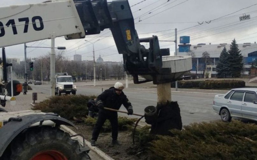 В одном из районов Мариуполя демонтировали фонтаны: в чем причина?