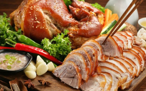В Мариуполе разыскивают, кто накормит горожан полтавскими галушками, рулькой, окрошкой и закарпатскими завитушками