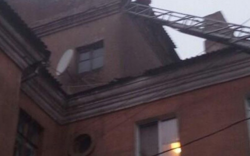 В центре Мариуполя горожан спасали от бетонной «бомбардировки»