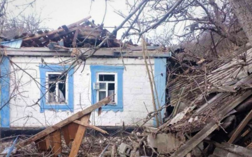 Боевики открыли огонь по селам в Мариупольском районе, в Донбассе – почти сотня обстрелов за сутки