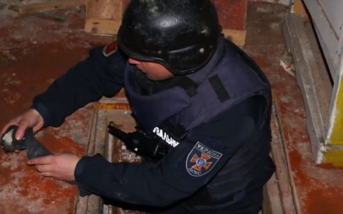 Спецоперация. В дачном поселке под Мариуполем обезврежен смертельный схрон (ФОТО+ВИДЕО)