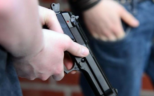 В Мариуполе случайный прохожий ударил мужчину оружием по голове