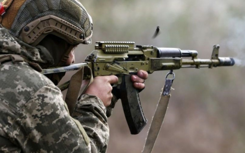 Боевики открыли огонь под Мариуполем. На Донбассе тяжело ранен украинский боец