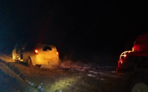 В Мариупольском районе легковушка застряла в грязи
