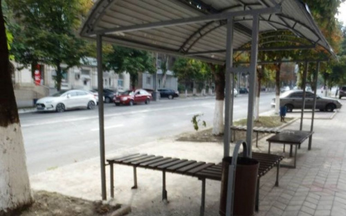 В центре Мариуполя остановка поменяла «место жительства» (ФОТО)