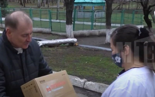 Мариупольский санаторий получил подарки ко Дню святого Николая
