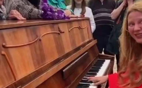 Турция указала на дверь пианистке, которая выступала в оккупированном Мариуполе
