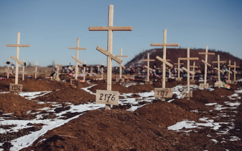 Окупанти всіяли українські поля трупами під Бахмутом