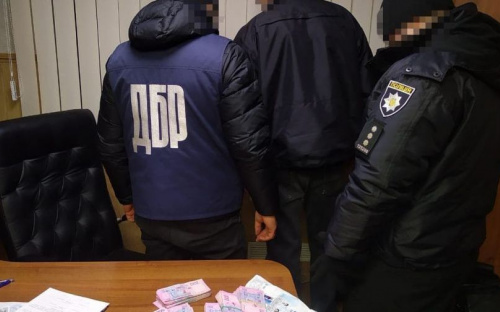 «Простить» смертельное ДТП за 140 тысяч: пойманного на взятке в Мариуполе экс-полицейского будут судить