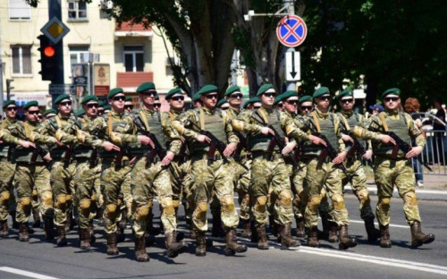 В военном параде в Мариуполе примут участие «Азов», морская пехота, пограничники и нацгвардия