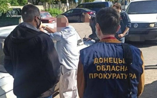Взрыв и выстрелы в магазине: житель Донетчины нанял «киллера» на почве ревности