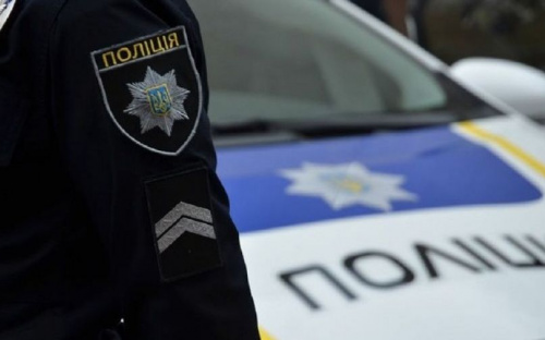 В Мариуполе двух мужчин подозревают в совершении преступлений: их разыскивает полиция