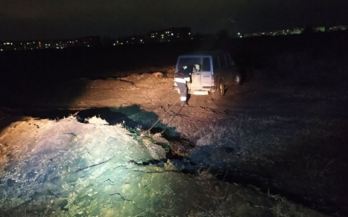 Под Мариуполем водитель внедорожника попал в «грязевую ловушку»
