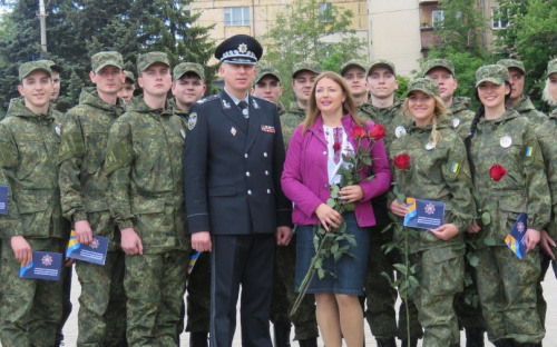 В Мариуполе новые полицейские присягнули на верность украинскому народу (ФОТО + ВИДЕО)