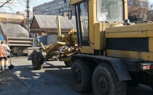 В Мариуполе ликвидируют последствия аварии на коллекторе в частном секторе (ФОТО)