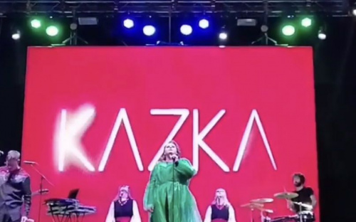 КАZKA на морском побережье: мариупольцы в День Независимости зажигали под любимые хиты (ФОТО)