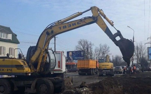 В центре Мариуполя произошел обвал коллектора: в городе отключат электроэнергию и обесточат котельные (ФОТО+ВИДЕО)