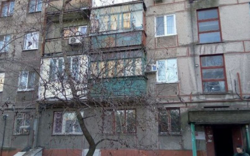 Мариупольцам помогают благоустраивать многоквартирные дома и придомовые территории  