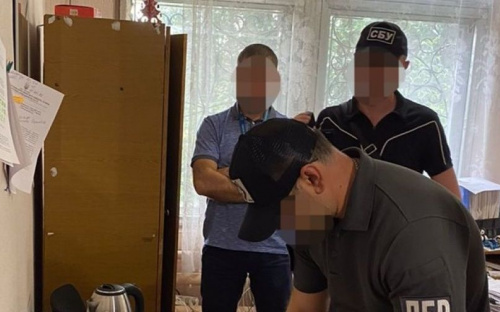 «Решить» вопрос за взятку предложили в миграционной службе на Донетчине