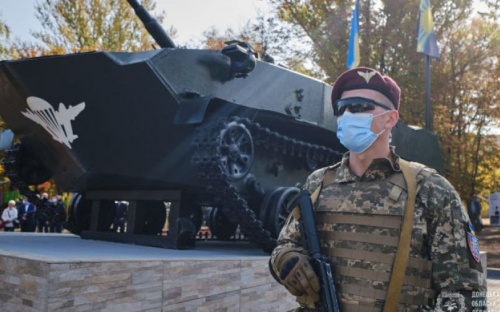 Боевая машина десанта стала памятником на Донетчине
