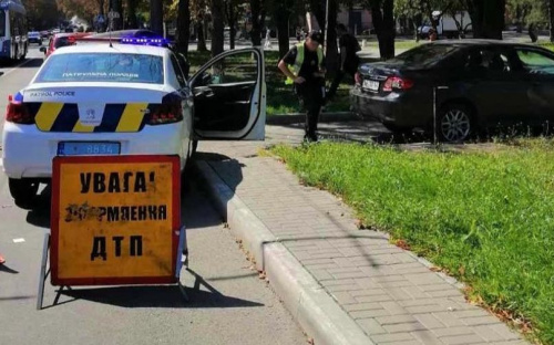 Авария через две сплошные произошла в центре Мариуполя