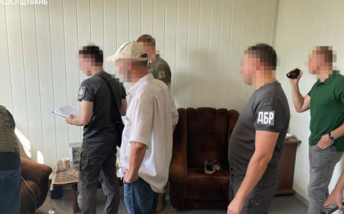 Мариупольский пограничник брал взятки за пропуск иностранных суден и пытался подкупить своего начальника