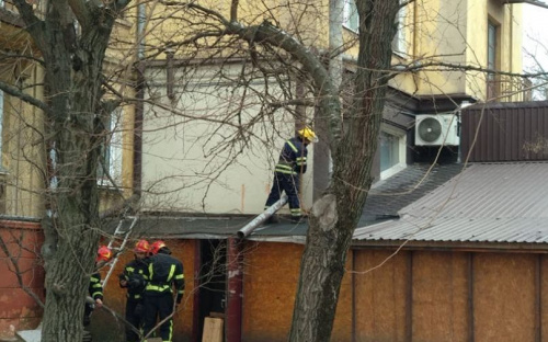 В Мариуполе горела шашлычная рядом с жилым домом (ДОПОЛНЕНО)