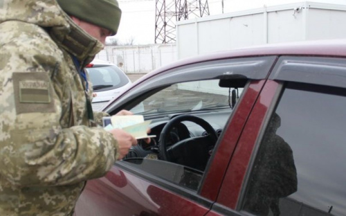 «Полицейский ДНР» хотел оформить в Мариуполе загранпаспорт для выезда в Германию