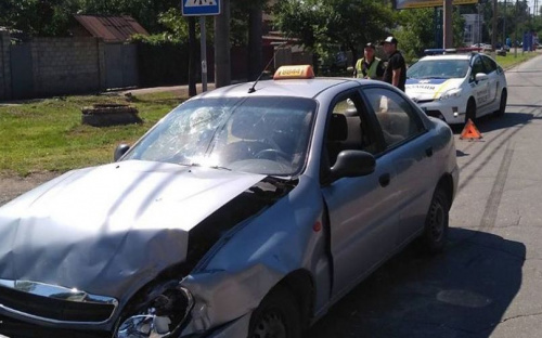 В Мариуполе такси попало в ДТП: пострадала пассажирка