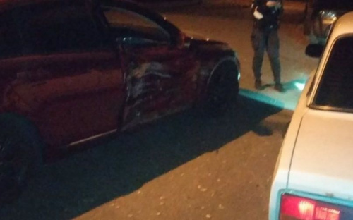 В Мариуполе водитель «ВАЗа» врезался в «Lexus» и сбежал