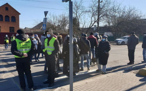 В Мариуполе работники АСРЗ вновь перекрыли движение транспорта