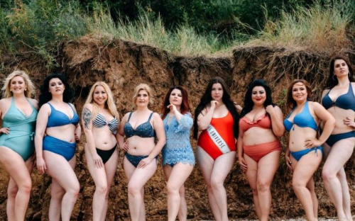 Яркие и смелые: мариупольчанки «плюс сайз» сфотографировались в купальниках
