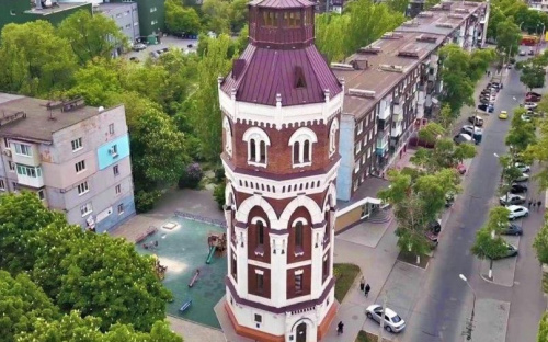 Водонапорной башне – 110 лет: для мариупольцев подготовили экскурсии и флешмобы с призами