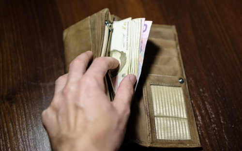Деяким українцям можуть перестати нараховувати пенсії – як відновити виплати