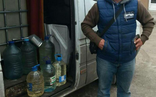 Мариупольские полицейские выявили случаи нелегальной торговли бензином (ФОТО)