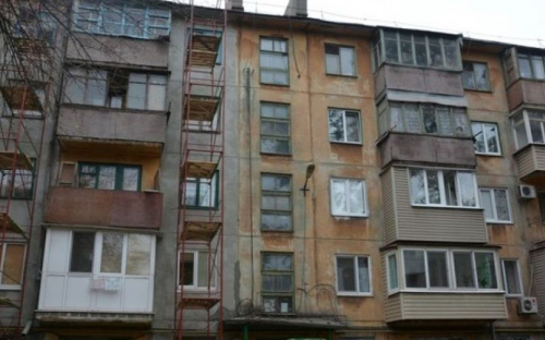 В Мариуполе планируют отремонтировать 19 из 70 аварийных домов